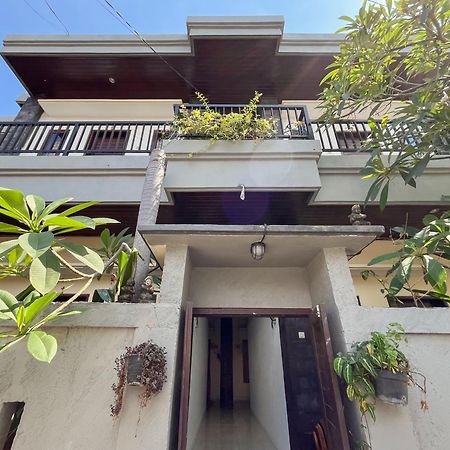 Adi Surya Guest House เซมินยัค ภายนอก รูปภาพ