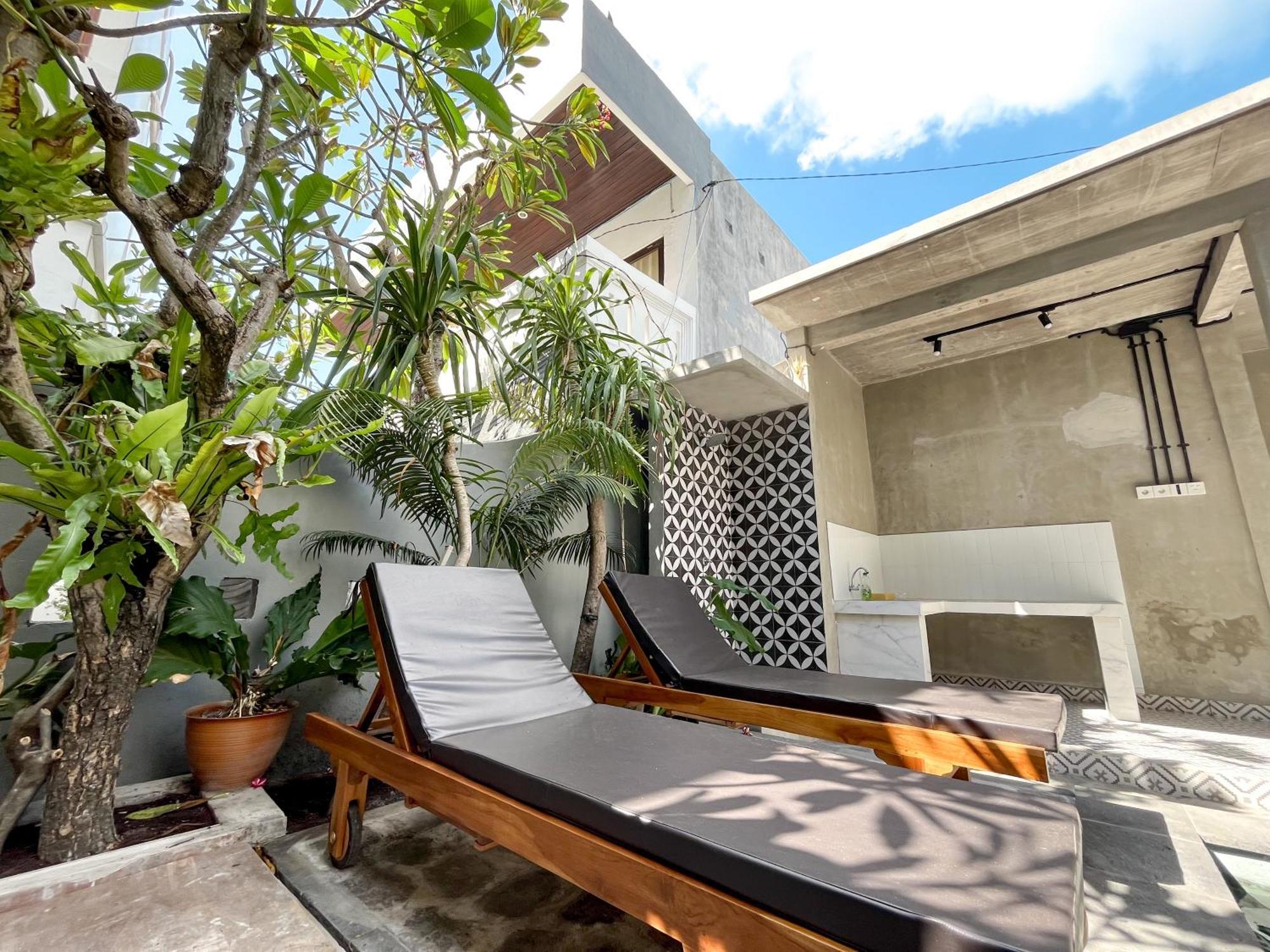 Adi Surya Guest House เซมินยัค ภายนอก รูปภาพ