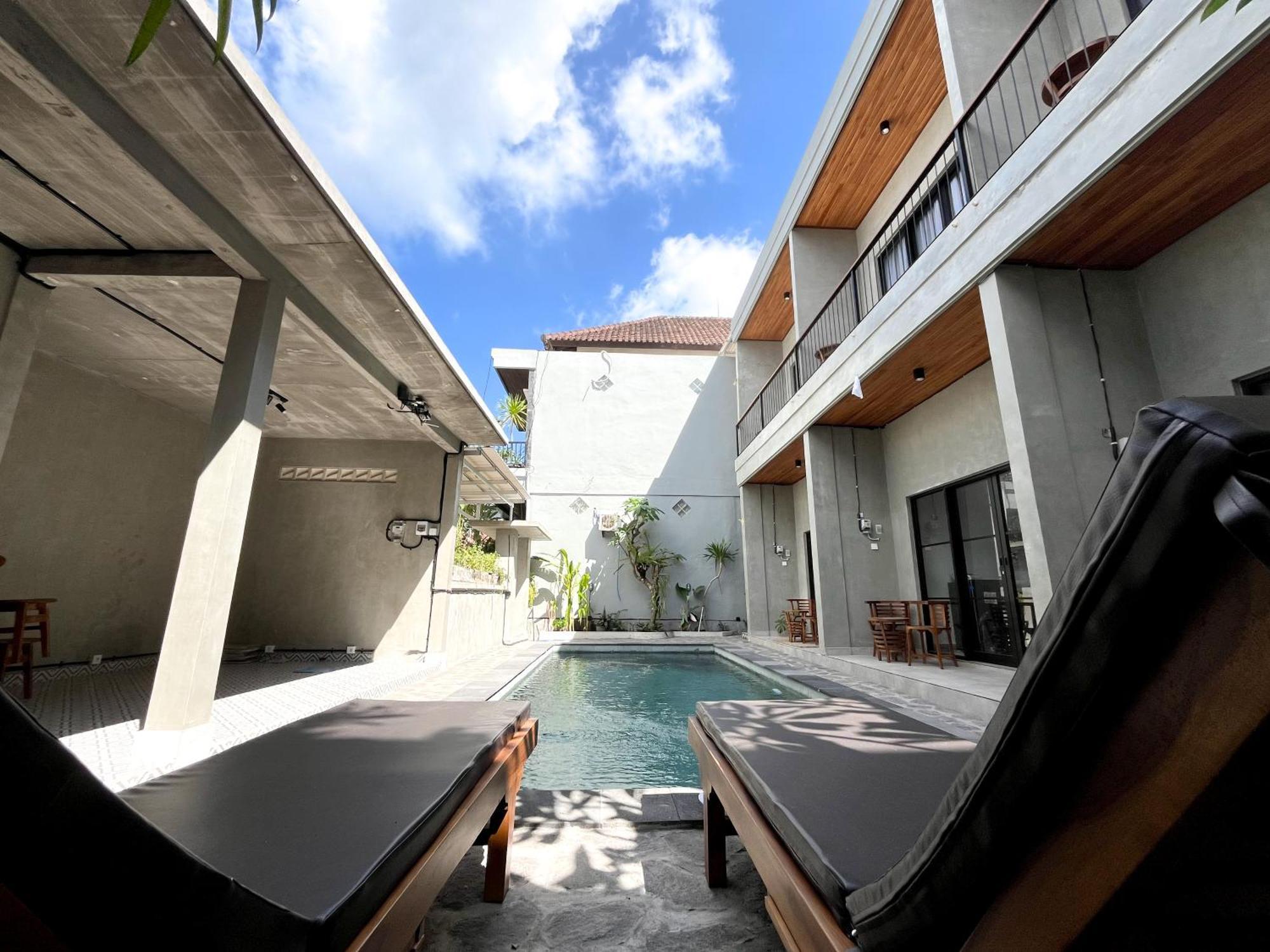 Adi Surya Guest House เซมินยัค ภายนอก รูปภาพ