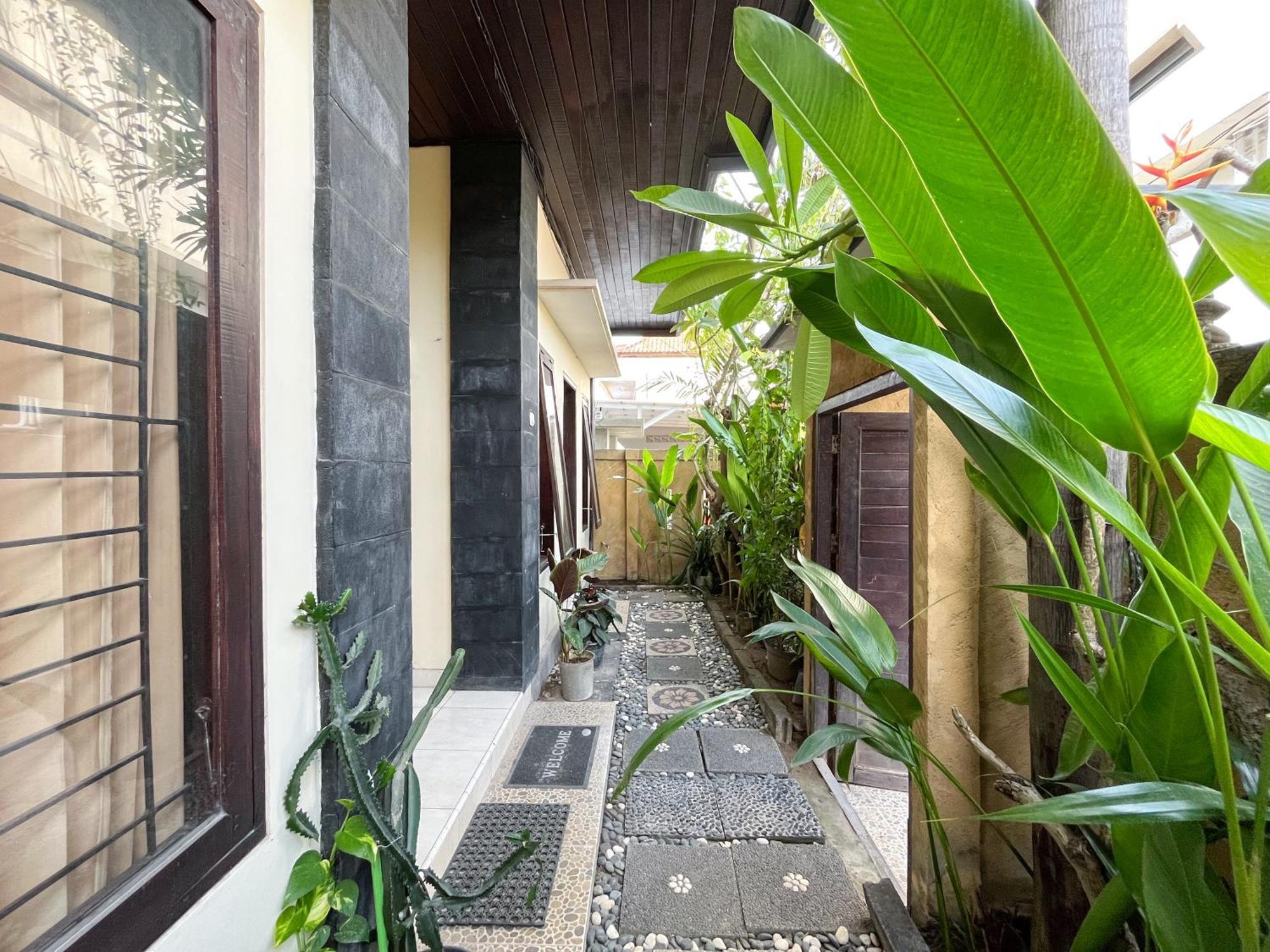 Adi Surya Guest House เซมินยัค ห้อง รูปภาพ