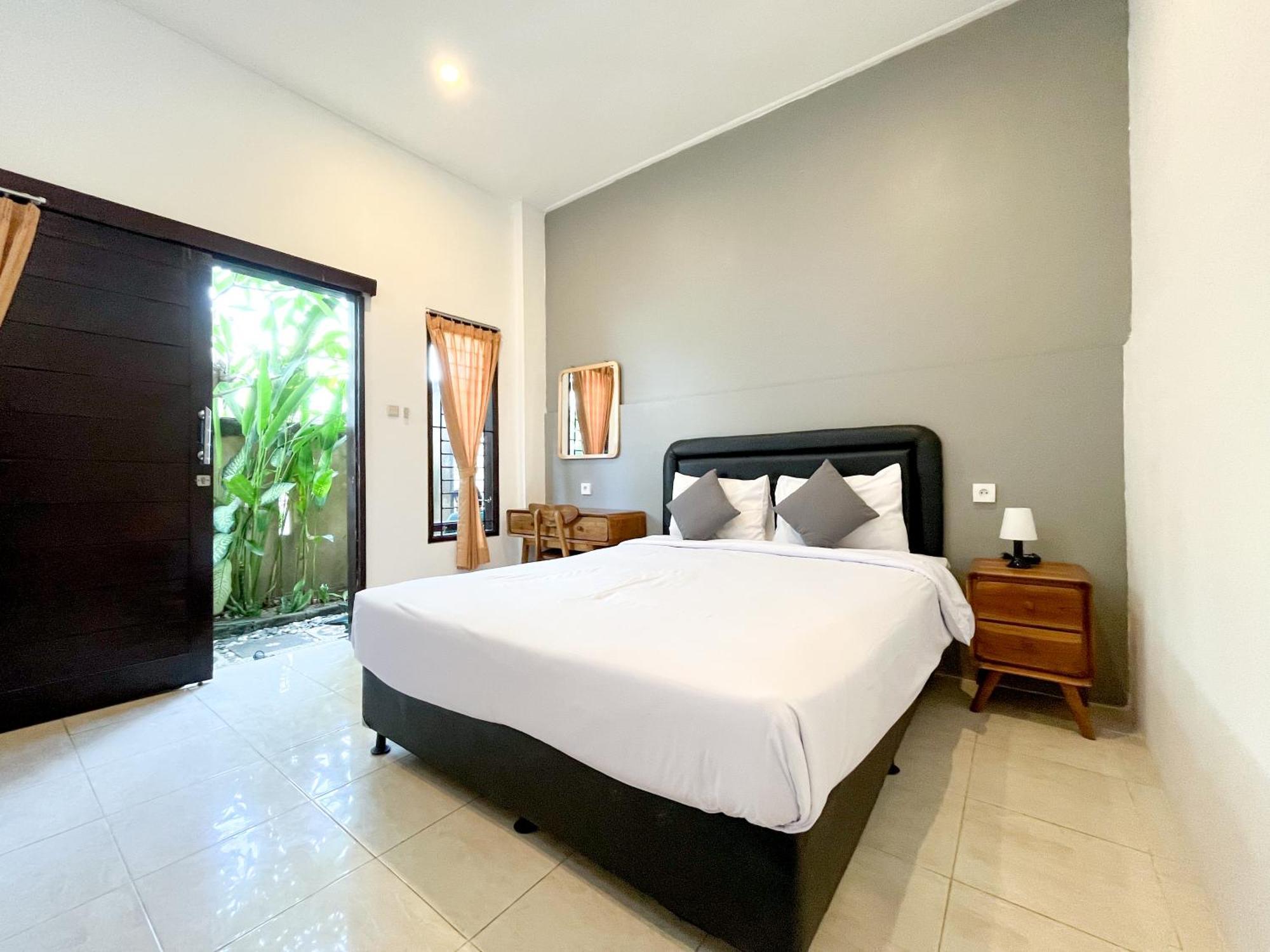 Adi Surya Guest House เซมินยัค ภายนอก รูปภาพ