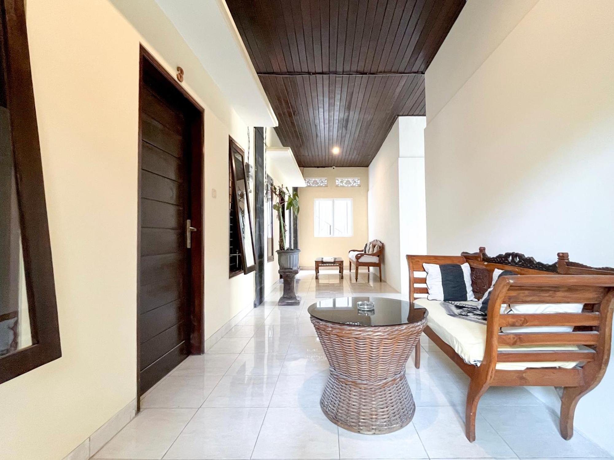 Adi Surya Guest House เซมินยัค ภายนอก รูปภาพ
